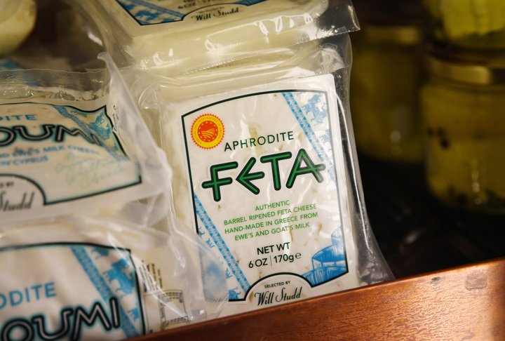 Aðeins má kalla ost feta innan Evrópu ef hann var framleiddur í Grikklandi.