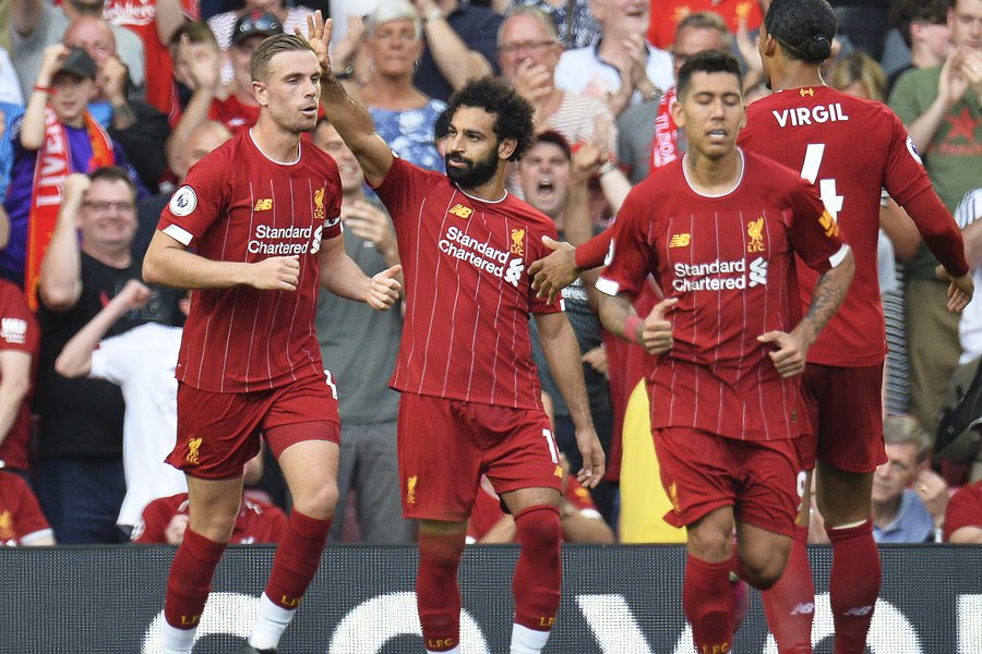 Fótbolti er kannski ekki það mikilvægasta á þessari stundu, þegar heilsuvá steðjar að samfélögum og efnahagshrun virðist handan við hornið. Þó er ljóst að það þarf að taka ýmsar ákvarðanir, til dæmis um hvort Liverpool verði enskur meistari. liverpool