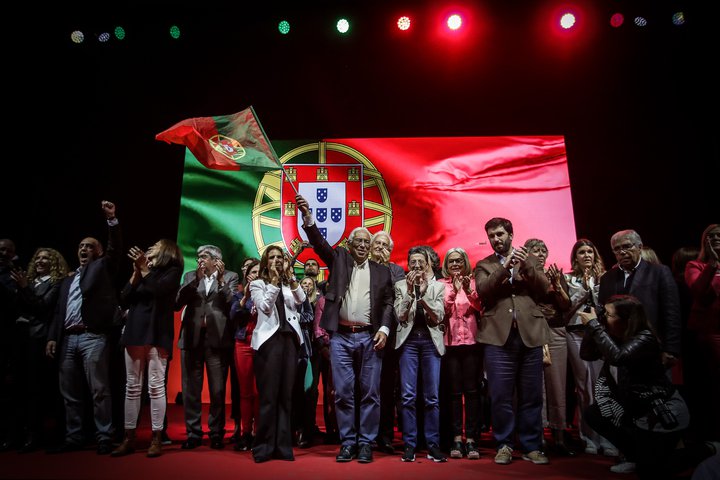 António Costa og flokkur hans á fjöldafundi þann 4. október 2019.