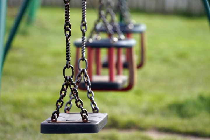 Á þriðja tug barna yngri en sex ára eru í einangrun á Íslandi.