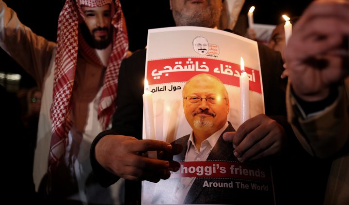 Blaðamaðurinn Jamal Khashoggi sást aldrei aftur eftir að hann gekk inn í sendiráð Sádi-Arabíu 2. Október 2018.
