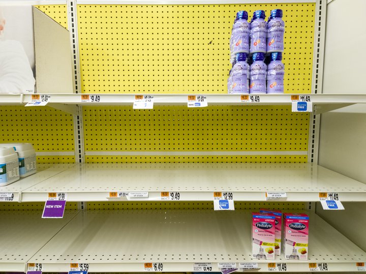 Neytendur í Bandaríkjunum hafa ekki getað gengið að því vísu að fá allt á innkaupalistanum svo mánuðum skiptir.