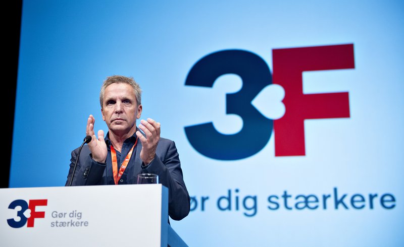 Per Christiansen heldur ræðu á fundi verkalýðsfélagsins 3F. Mynd: EPA