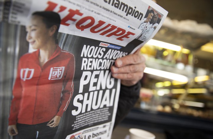 Viðtalið í L'Equipe er það fyrsta sem Peng Shuai veitir vestrænum miðli eftir að hún birti færslu á samfélagsmiðlinum Weibo þar sem hún sakar fyrrverandi varaforseta Kína um kynferðisofbeldi.