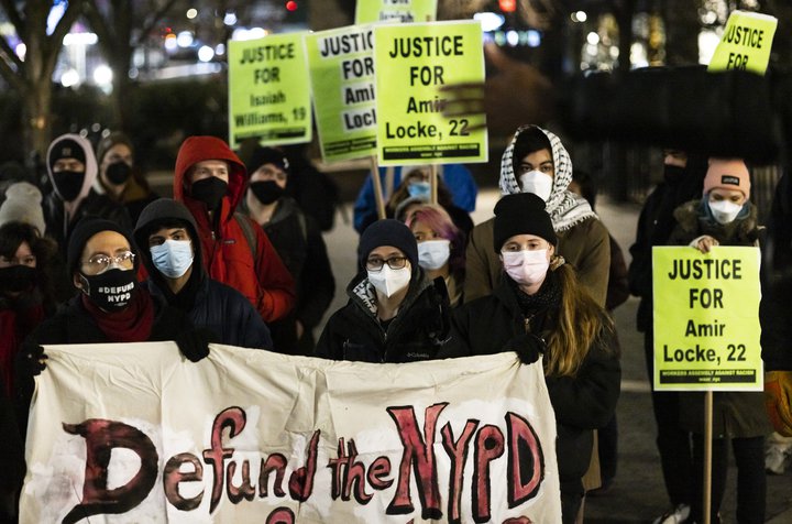 Amir Locke, 22 ára svartur karlmaður, er á meðal þeirra 80 sem lögreglan í Bandaríkjunum hefur skotið til bana á þessu ári. 1.055 létu lífið af völdum lögreglu í fyrra og hafa aldrei verið fleiri.