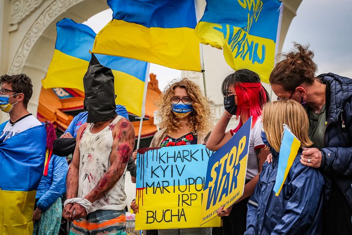 Fjöldi fólks hefur stutt við íbúa Úkraínu vegna stríðsins. Svikarar og netglæpamenn hafa séð sér leik á borði og hafa fé að fólki, einkum í formi rafmyntar.