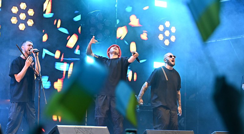 Kalush Orchestra, úkraínsku flytjendunum, er spáð sigri í Eurovision í kvöld.