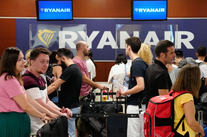 Meðalverð flugmiða með Ryanair stendur nú í 40 til 50 Evrum og segir O‘Leary að búast megi við því að það hækki í 60 Evrur.