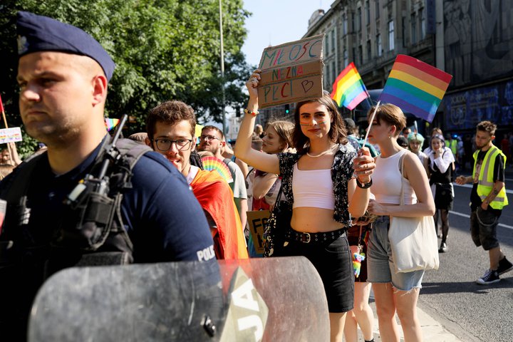 Hinsegin fólk er sagt fá litla vernd frá lögreglu er það mótmælir og verði jafnvel fyrir harkalegum aðgerðum lögregluyfirvalda.