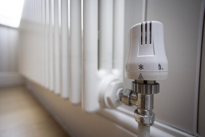 Það eru takmörk fyrir því hversu mikið er hægt að draga úr notkun á rafmagni og gasi, segja hagfræðingar.