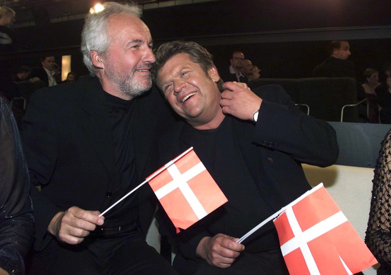 Olsen bræður, Jørgen og Niels Olsen., fagna sigri í 45. Eurovision söngvakeppninni sem haldin var í Globen-höllinni í Svíþjóð, 13. maí 2000.