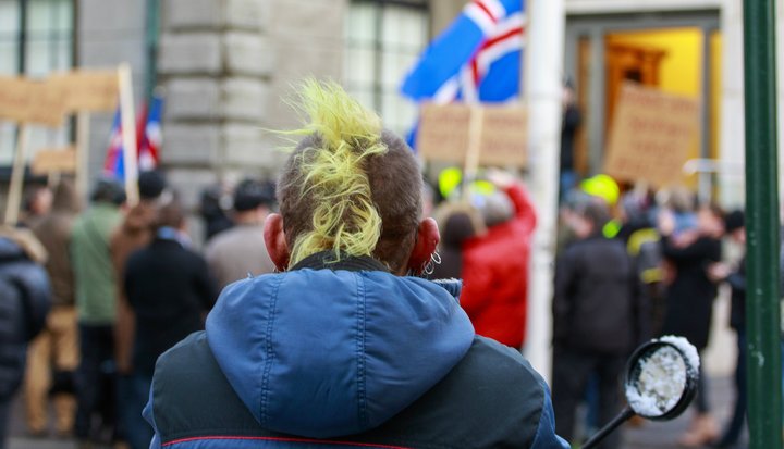 Meginþorri Íslendinga var mikill andstæðingur verðtryggðra lána og verðtryggingar fyrir nokkrum árum. Samt taka Íslendingar fyrst og fremst verðtryggð lán.
