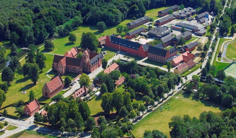 Herlufsholm-skólinn samanstendur af fjölmörgum byggingum. Mynd: Wikipedia