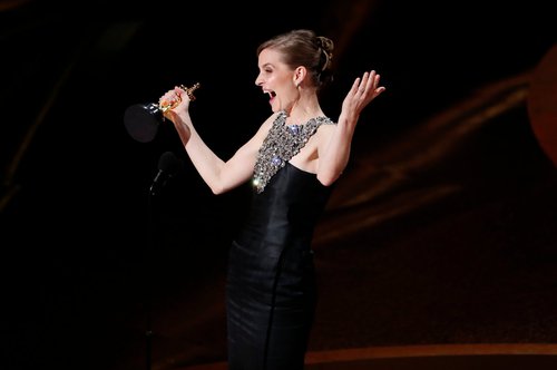 Hildur Guðnadóttir var í skýjunum með Óskarsverðlaunin þegar hún veitti þeim viðtöku fyrir tónlist sína í kvikmyndinni Joker.