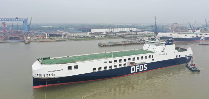 Mynd 3. Ekjuskipið Hollandia Seaways sem siglir milli Immingham og Rotterdam. Skipið er afgreitt á 12 tímum. Mynd: Af vef Knude Hansen