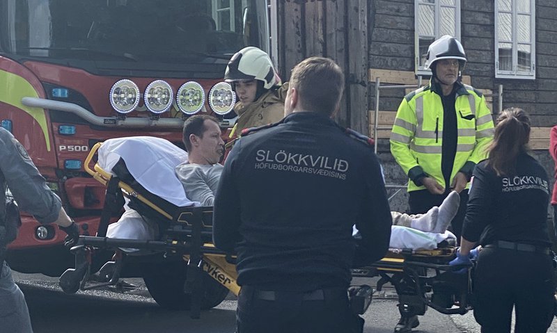 Tibor var gefið súrefni og fluttur á Landspítalann. Mynd: Aðsend