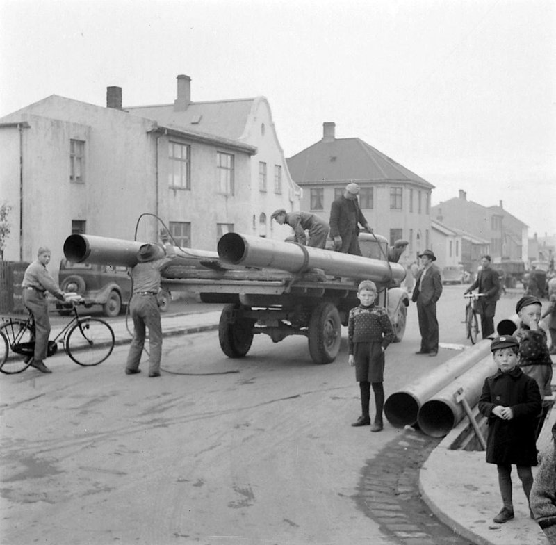 Frá lagningu hitaveitu á Skólavörðustíg um miðja síðustu öld. Mynd: Ljósmyndasafn Reykjavíkur.
