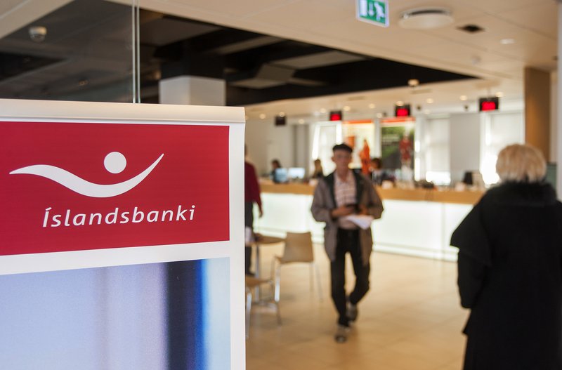 Eigið fé Íslandsbanka var 175,7 milljarðar um mitt þetta ár, en bankinn er minnstur kerfislægt mikilvægu bankanna þriggja. Auk hans eru það Arion banki og Landsbankinn.