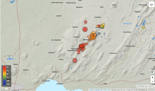 Myndin sýnir staðsetningu yfirfarinna skjálfta sem orðið hafa í hrinunni á hálfum sólarhring, frá því í gærkvöldi og þar til í morgun, miðvikudag.