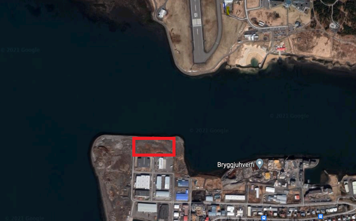 Lóðirnar sem um ræðir eru samliggjandi við sjávarsíðuna á Vesturvör á Kársnesi. Þær verða í grennd við brúarsporð fyrirhugaðrar Fossvogsbrúar.