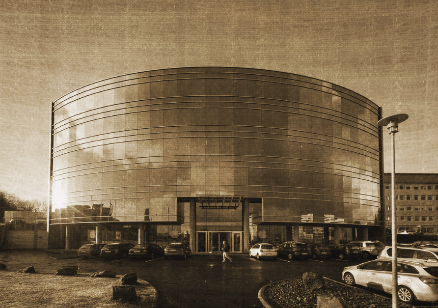 Mynd: Reitir kauphöllbrún.png