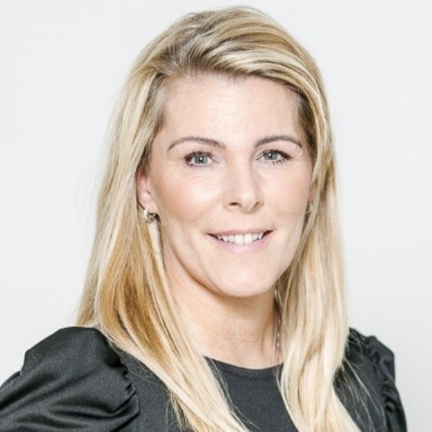 Kristín Ýr Pálmarsdóttir, sem sóttist eftir 3. sæti Sjálfstæðisflokksins í prófkjöri flokksins í Mosfellsbæ, hefur sagt sig úr flokknum. Hún segir sigurvegara í prófkjörinu hafa smalað atkvæðum.