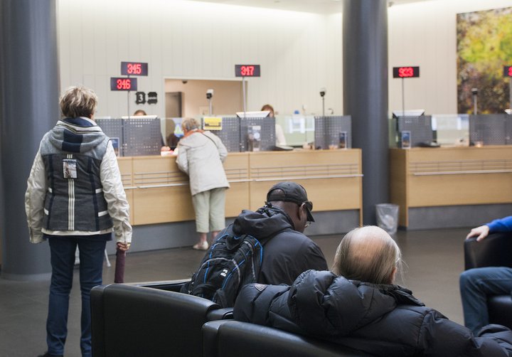 Þeim peningum sem Íslendingar geyma á innstæðureikningum fjölgaði umtalsvert á árinu 2020.