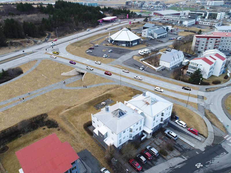 Framkvæmdirnar við Lönguhlíðina stóðu yfir í meira en heilt ár. Umhverfisstofnun bendir á að Sæbrautarstokkur sé töluvert stærra verkefni. Mynd: Af vef Reykjavíkurborgar