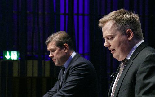 Kynning á stærsta skrefi við losun fjármagnshafta fór fram í Hörpu fyrir tæpu ári síðan. Þar var m.a. boðaður mögulegur stöðugleikaskattur. Á endanum var samið við kröfuhafa um niðurstöðu.