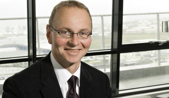 Magnús Þorsteinsson flutti lögheimili sitt til Rússlands vorið 2009. Skömmu síðar var hann úrskurðaður gjaldþrota. Skiptum á búinu er nú lokið.