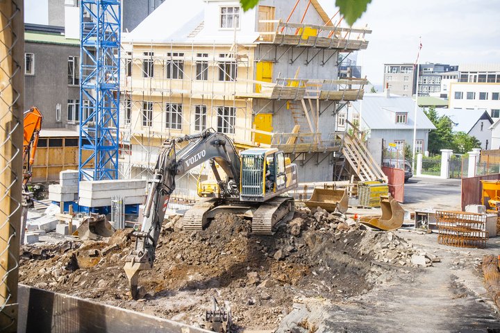 Uppbygging á íbúðahúsnæði á lóðum ríkisins er á viðræðustigi milli borgar og ríkis.