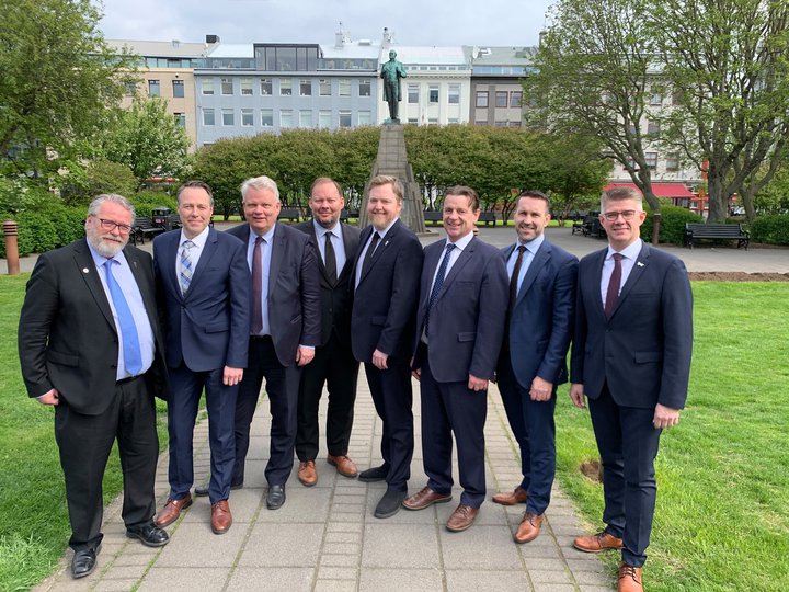 Þingmenn Miðflokksins beittu málþófi gegn frumvarpi um að losa aflandskrónurnar úr höftum í febrúar.