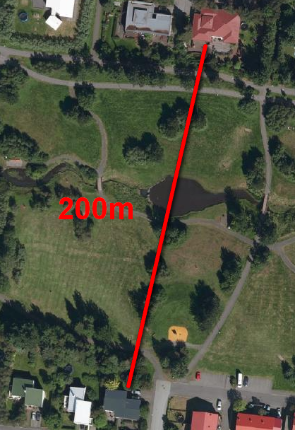 Milli Birkigrundar 71 og Árlands 5 eru 200m í beinni loftlínu.