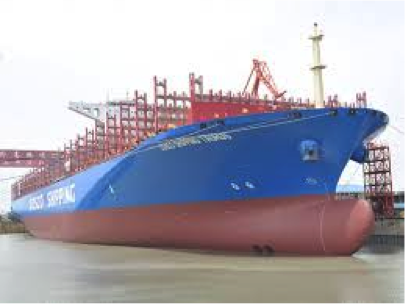 COSCO Shipping Taurus nýjasta skip COSCO við bryggju í skipasmíðastöðinni.