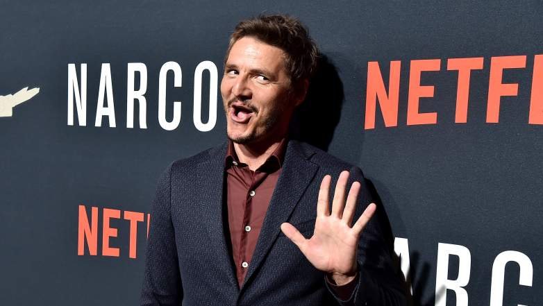 Narcos er eitt vinsælasta sjónvarpsefni í sögu Netflix, og hafa forsvarsmenn efnisveitunnar gefið til kynna að haldið verði áfram með sögusagnir úr hörðum raunheimi fíkniefnanna.