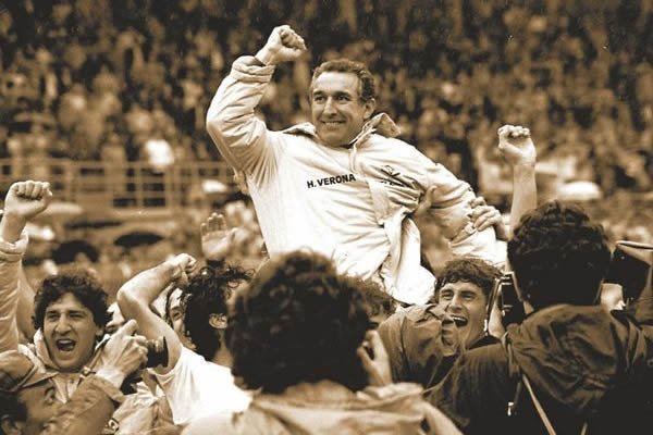 Óvæntum sigri fagnað.