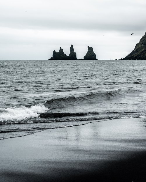 Reynisdrangar og Víkurfjara  við Vík í Mýrdal Mynd: Pexels