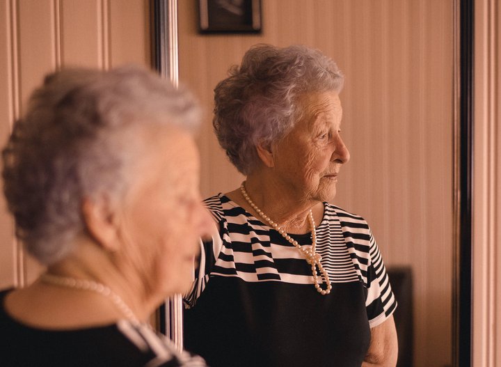 Erfitt getur verið fyrir eldri innflytjendur að finna upplýsingar um réttindi aldraðra og þjónustu við þá.