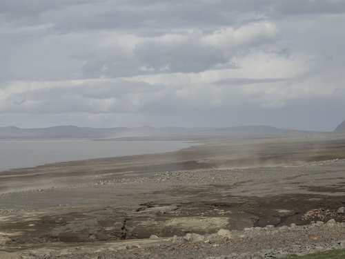 Rof og leirfok á bökkum Hálslóns Mynd: Andrés Skúlason