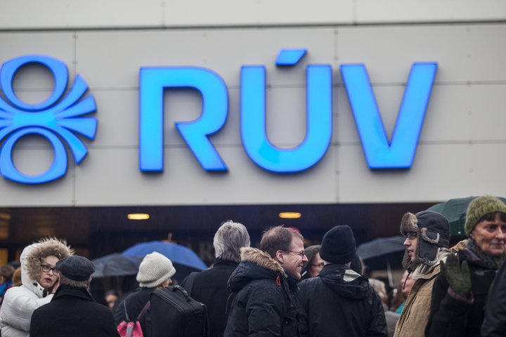 RÚV er langstærsta fjölmiðlafyrirtæki landsins. Og það eina sem er á fjárlögum.