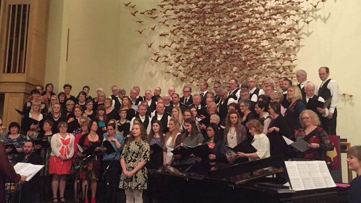 Samhugur á tónleikum.