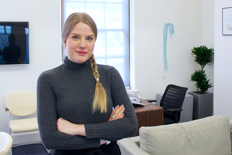 Salka á skrifstofu Shields ráðherra.