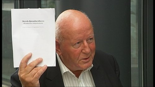 Ásakanir og ályktanir sem settar eru fram í skýrslu meirihluta fjárlaganefndar eru samhljóma málatilbúnaði Víglundar Þorsteinssonar.