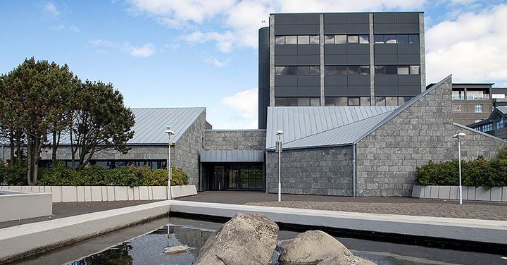 Verðbólgan hækkaði um 0,4 prósentustig á milli mánaða.