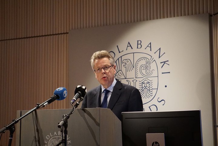 Már Guðmundsson, seðlabankastjóri, kynnir skýrsluna.