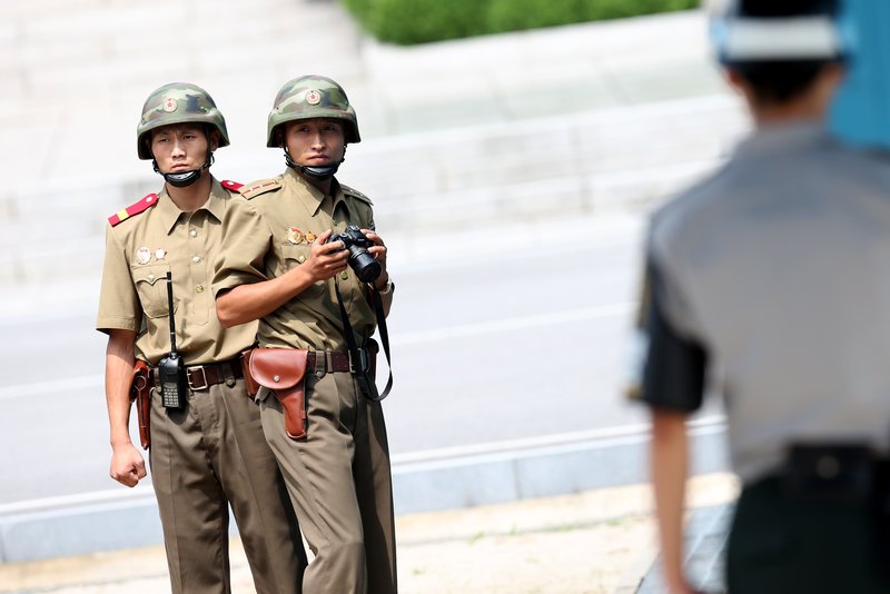 Landamæraverðir í Norður-Kóreu.