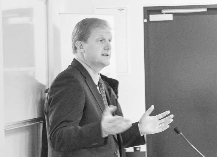 Ari Kristinn Jónsson rektor Háskólans í Reykjavík er formaður hóps sem á að koma með tillögur að því hvernig ráðstafa má fjármagni úr stöðugleikasjóði.