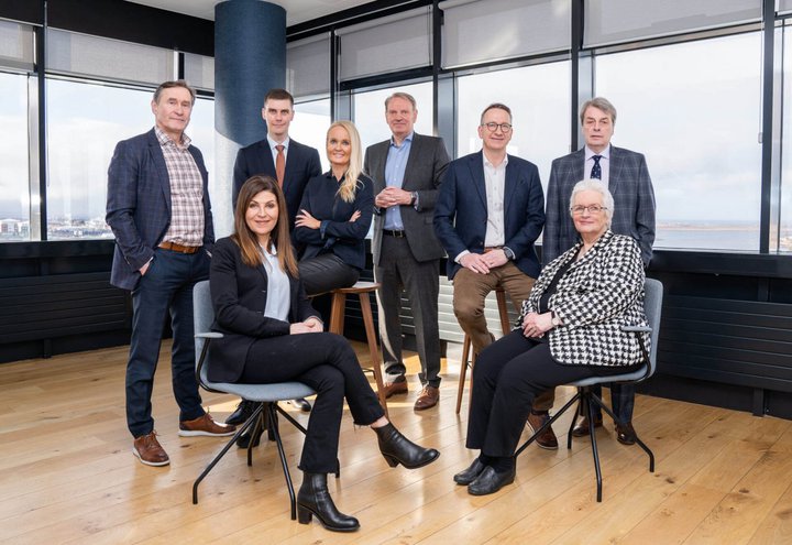 Grímur Sæmundsen, forstjóri Bláa lónsins, og stjórn félagsins.