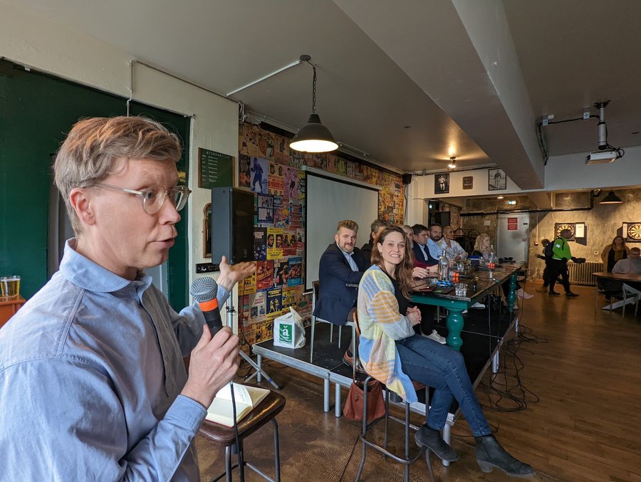 Samtök um bíllausan lífsstíl Frá framboðsfundi Samtaka um bíllausan lífstíl sem fram fór á Kex Hostel 13. apríl.