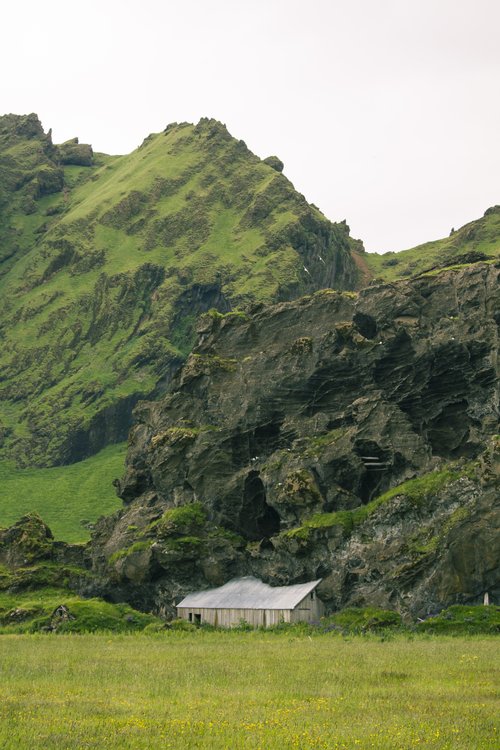 Íslensk loftslagslög tóku gildi árið 2012. Í þeim er ekki fjallað um sérstök markmið.